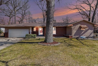 3821 Brentwood Dr, South Bend, IN 46628