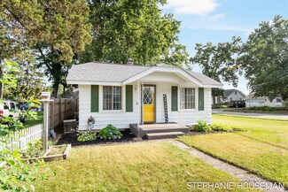 137 Holly St SW, Grand Rapids, MI 49548