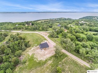 669 Oak Hills Dr, Crofton, NE 68730