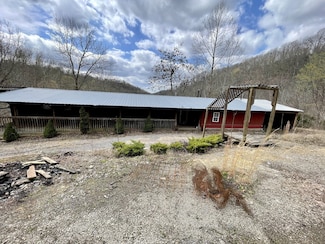 250 Possum Hollow Rd, Dowelltown, TN 37059