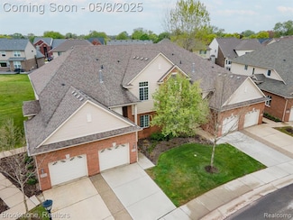 29361 Woodpark Cir, Warren, MI 48092