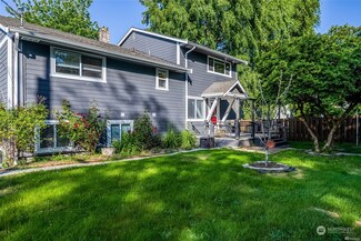 19526 23rd Ave NE, Shoreline, WA 98155