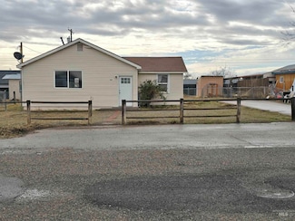 167 W 3rd Ave, Glenns Ferry, ID 83623