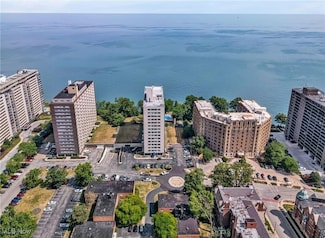 12520 Edgewater Dr Unit 1107, Lakewood, OH 44107
