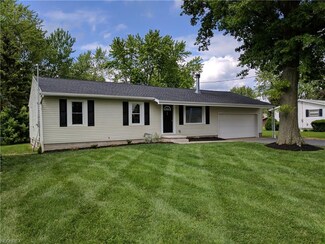 20 W Market St, Marshallville, OH 44645