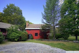 510 Willow Brook Rd, Clinton Corners, NY 12514