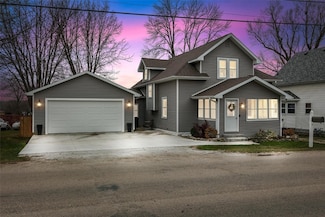 503 Grant St, Walker, IA 52352
