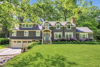 16 Sweetbriar Rd, Summit, NJ 07901
