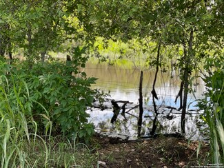 10 Cr 412, Stockdale, TX 78160
