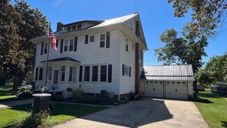 802 Main St, Elma, IA 50628