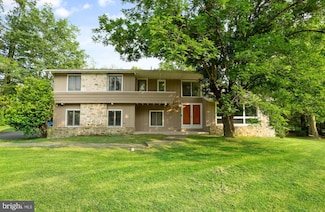41 S Woods Ln, Doylestown, PA 18901