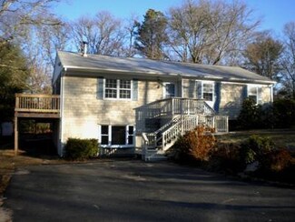 55 Thom Ave, Buzzards Bay, MA 02532