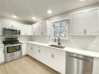 52 Vitti St, New Canaan, CT 06840