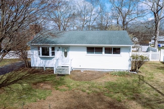 37 Oslo St, Mystic, CT 06355