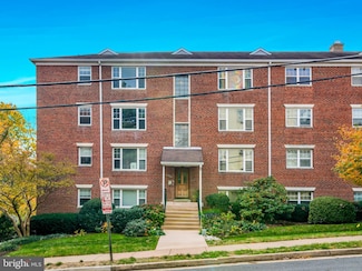 1400 12th St N Unit 2, Arlington, VA 22209
