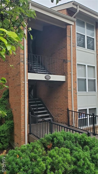 1924 Greenglen Dr Unit 102, Saint Louis, MO 63122
