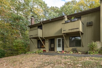 50 Quidnet Ct, Guilford, CT 06437