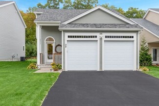 24 Hyde Park Cir Unit 24, Uxbridge, MA 01569