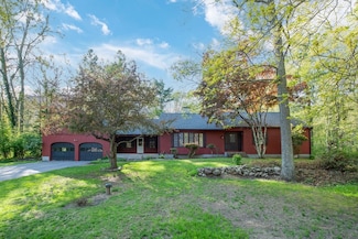 24 Pinehurst Dr, Boxford, MA 01921