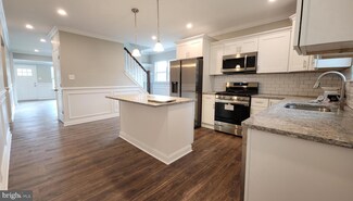 813 Wyoming Ave, Croydon, PA 19021