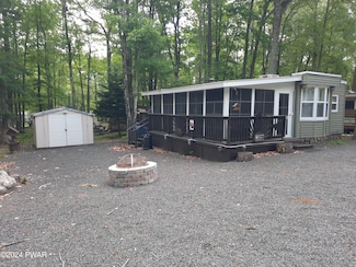 259 Village Dr W, Milford, PA 18337