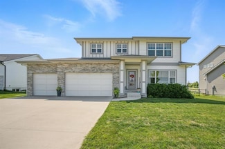 1194 89th St, West Des Moines, IA 50266