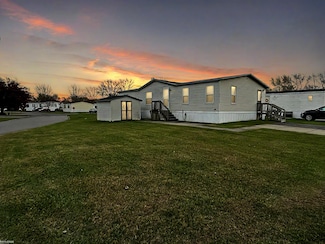 43432 Meadowlark Cir, Clinton Township, MI 48036