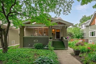815 Hayes Ave, Oak Park, IL 60302