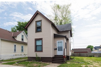 1115 Lewis St, Racine, WI 53404