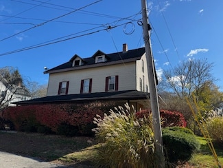 40 Amos St, Wakefield, RI 02879