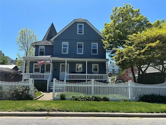 11 Walnut Place Unit 2nd floor, Oyster Bay, NY 11771