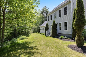 7 Hideaway Dr, Freeport, ME 04032