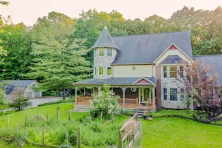 61801 Cetnor Ct, Washington, MI 48094