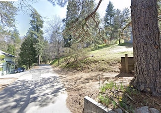 586 Boaz Rd, Crestline, CA 92325