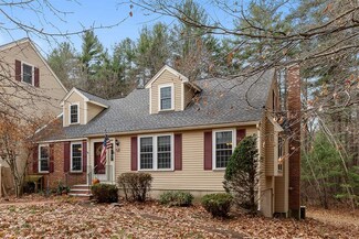 16 Seaver Brook Ln, Plaistow, NH 03865