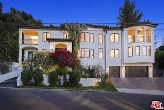 10940 Terryview Dr, Studio City, CA 91604