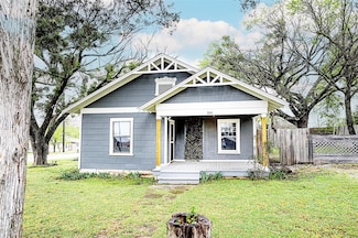 304 Rock Hill Rd, Bowie, TX 76230