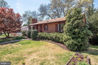 890 N Nottingham St, Arlington, VA 22205