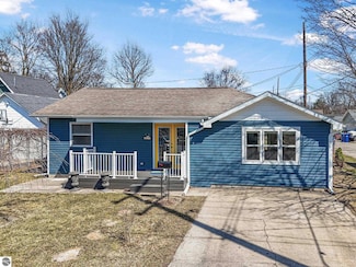 611 Wadsworth St, Traverse City, MI 49684