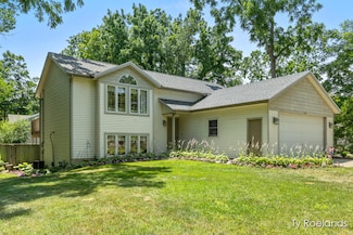 1704 Summit St, Holland, MI 49423