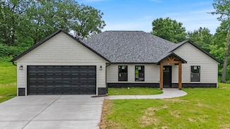 3002 Ginger Dr, West Plains, MO 65775