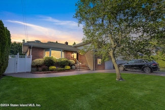 37 Adrienne Place, Staten Island, NY 10308