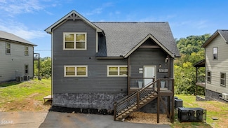 2109 Eagle Feather Dr, Sevierville, TN 37876