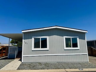720 E Worth Space 121 Ave, Porterville, CA 93257