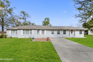 633 Keller St, Bay Saint Louis, MS 39520