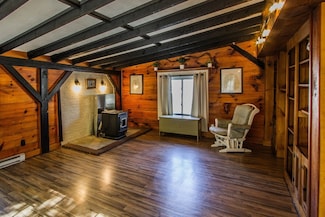 23 Chesley St, Millville, MA 01529