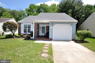 18 Falmouth Dr, Mount Laurel, NJ 08054