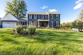 9020 Lake In the Woods Trail, Chagrin Falls, OH 44023