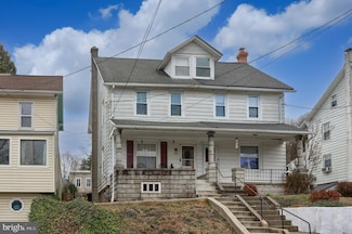 836 Scenic Dr, Mohnton, PA 19540