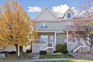 2890 Clover Ridge Dr, Chaska, MN 55318